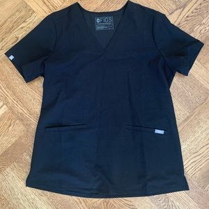 Figs women’s 2 pocket scrub top!